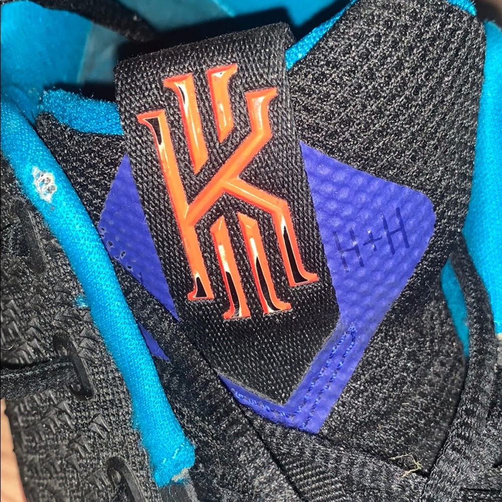 Nike Kyrie 3 - Picture 4 of 4